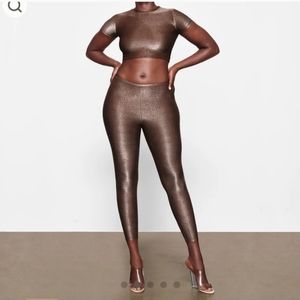 SKIMS Shimmer top and leggings set in Coco XS Brand new ✨️ with tags